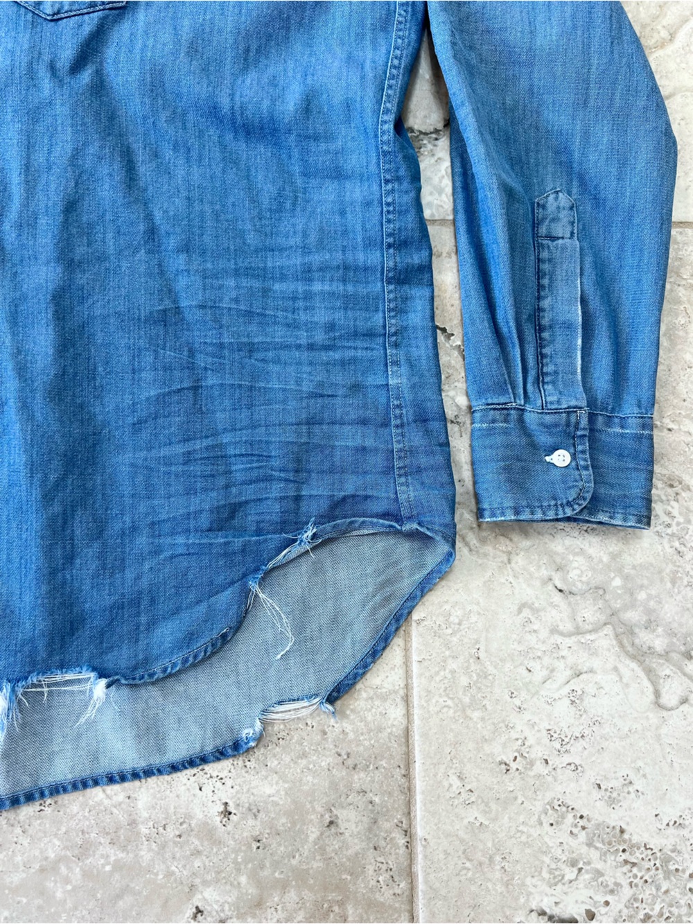 Frank & Eileen Barry Long Sleeved Distressed Hem Denim Blue Button-Up Shirt, M - Picture 6 of 11